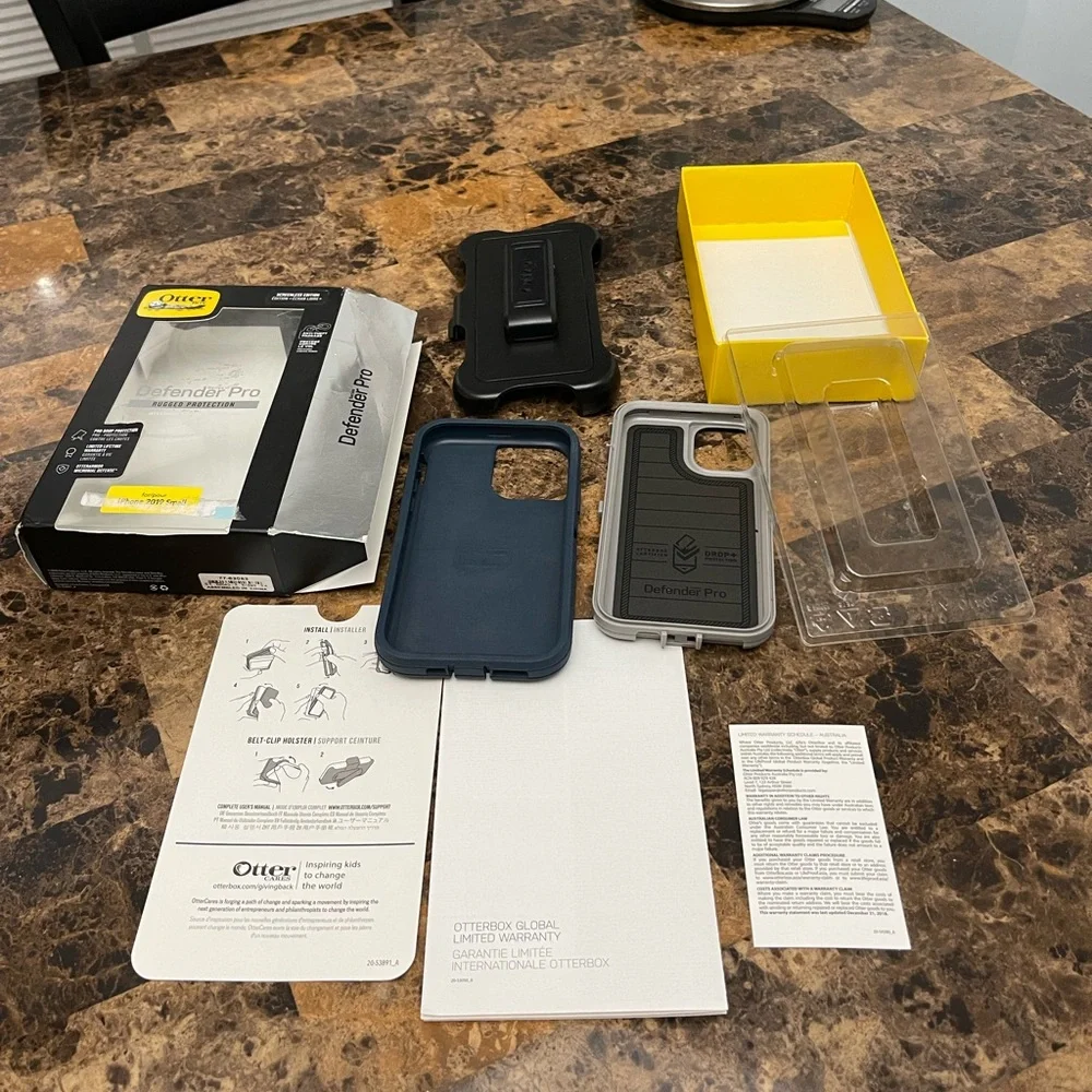 Otterbox defender iphone 2019 small, opened to try fit